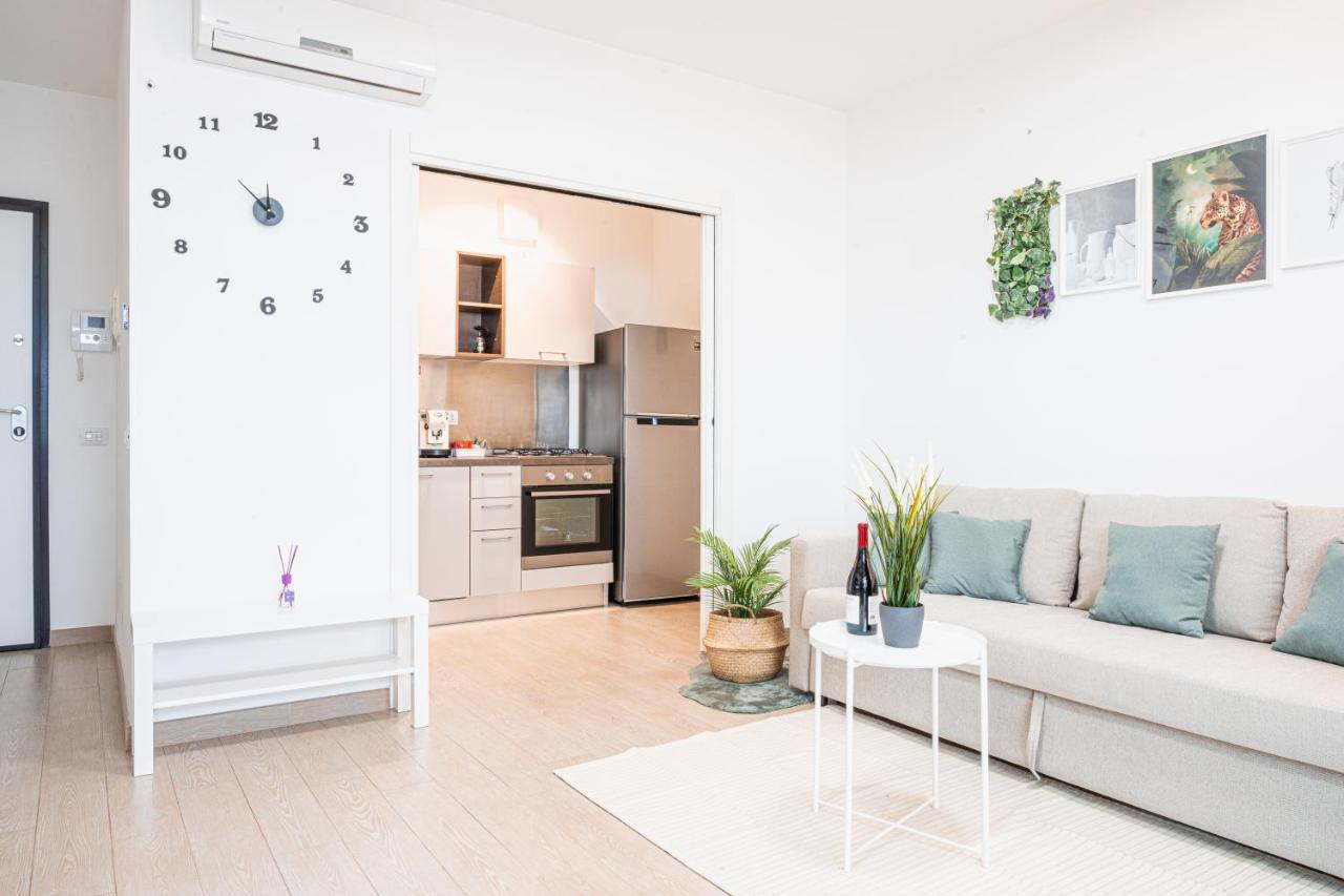 Apulialux - Elegant Apartment Con Netflix Bari Exterior foto
