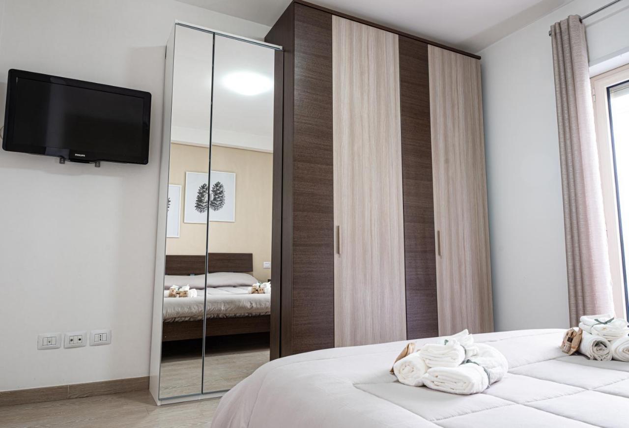 Apulialux - Elegant Apartment Con Netflix Bari Exterior foto